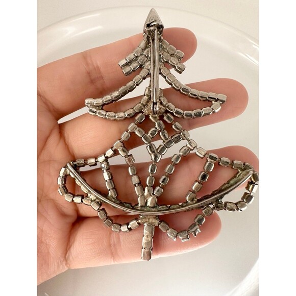 Vintage clear rhinestone Christmas tree brooch pin - Picture 5 of 6